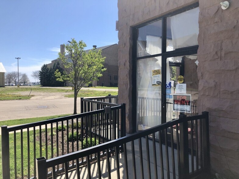 More Photos Of 5710 4th Ave, Kenosha Apartments For Lease