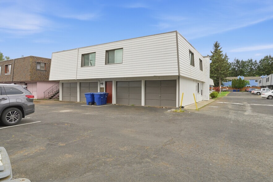 More Photos Of 16 147th Ave SE, Bellevue Apartments For Sale
