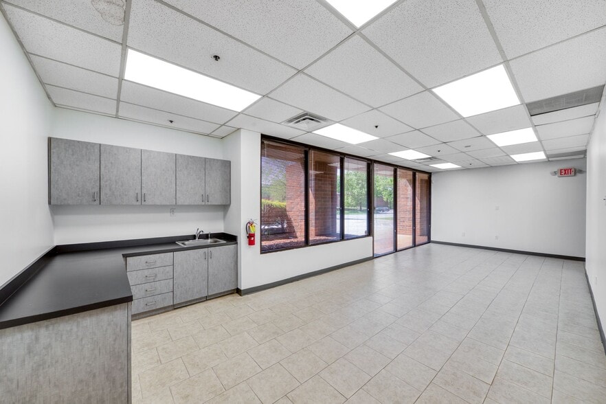 More Photos Of 3285 Saturn Ct, Peachtree Corners Warehouse For Lease