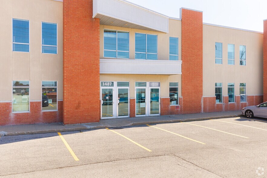 More Photos Of 1415-1531 St Berlier, Laval Warehouse For Lease