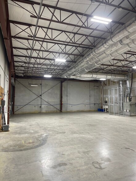 More Photos Of 4638 Resource Dr, Chattanooga Showroom For Lease