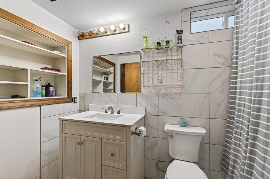 More Photos Of 50316 Columbia River Hwy, Scappoose Restaurant For Sale