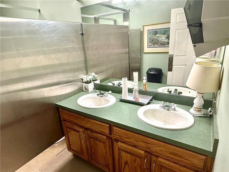 More Photos Of 718 S Arkansas Ave, Russellville Specialty For Sale