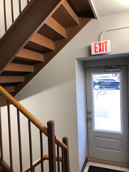 More Photos Of 826 Brookline Blvd, Pittsburgh Storefront Retail Office For Sale