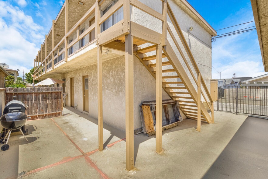 More Photos Of 1023 W 24th St, San Pedro Apartments For Sale