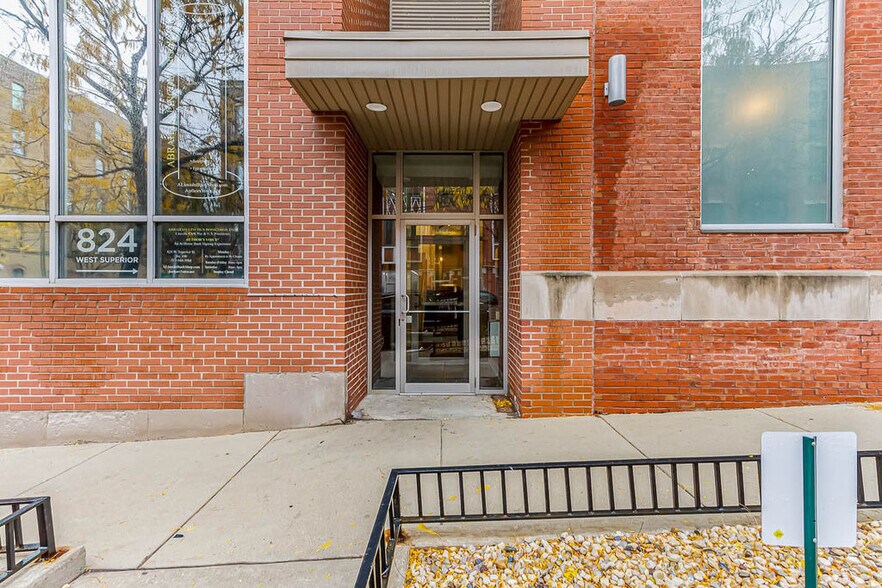 More Photos Of 824 W Superior St, Chicago Office Residential For Sale