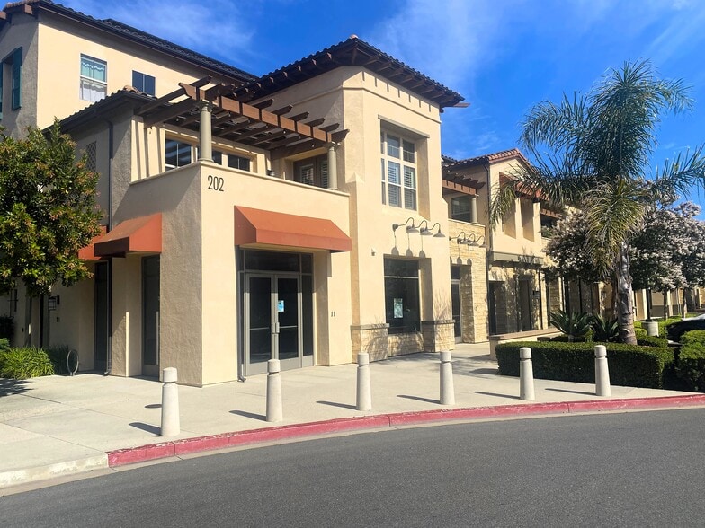 More Photos Of 202 Village Commons Blvd, Camarillo Storefront Retail Residential For Sale