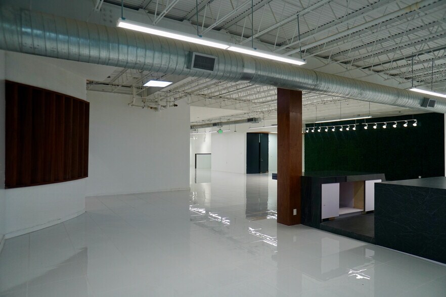 More Photos Of 8403 Westglen Dr, Houston Flex For Sale