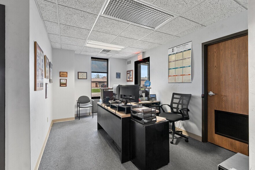 More Photos Of 3300 Commodity Ln, Green Bay Manufacturing For Sale