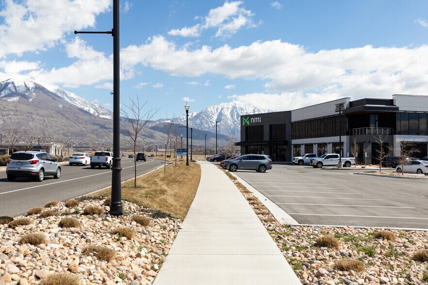 More Photos Of 1971 W 700 N, Lindon Office For Lease