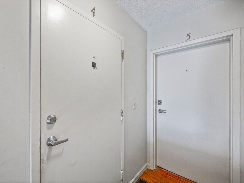 More Photos Of 58 Broadway St, Asheville Storefront Retail Residential For Sale