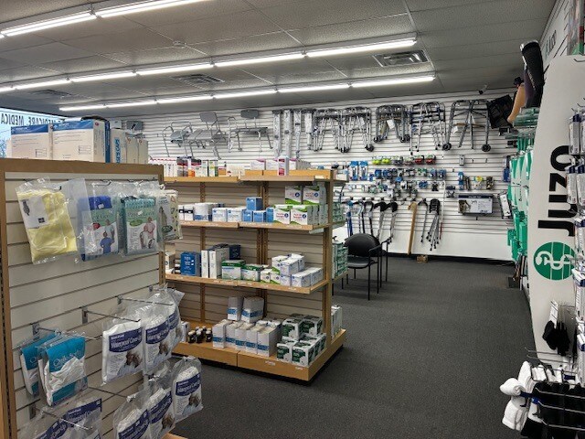 More Photos Of 464 E Main St, Patchogue Freestanding For Lease