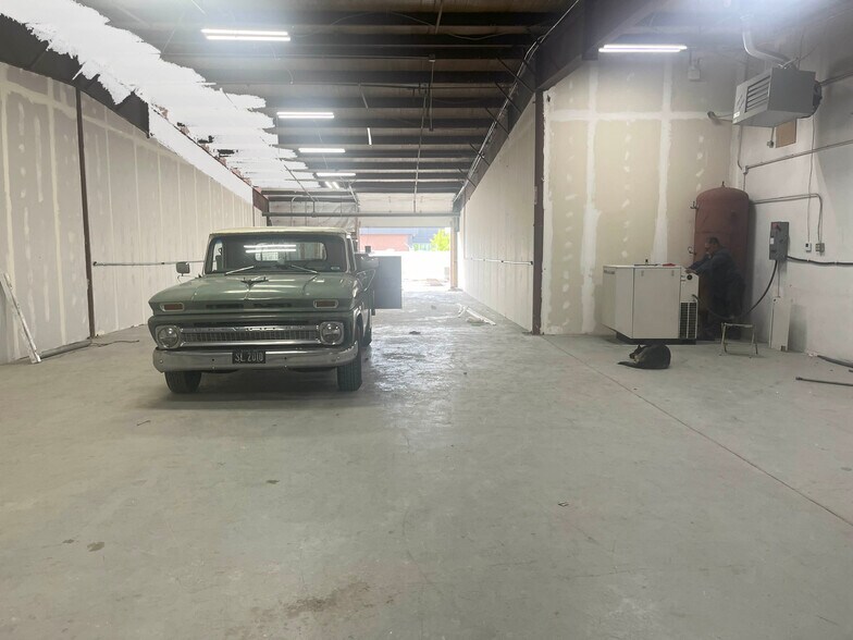 More Photos Of 2601 S Constitution Blvd, Salt Lake City Manufacturing For Lease