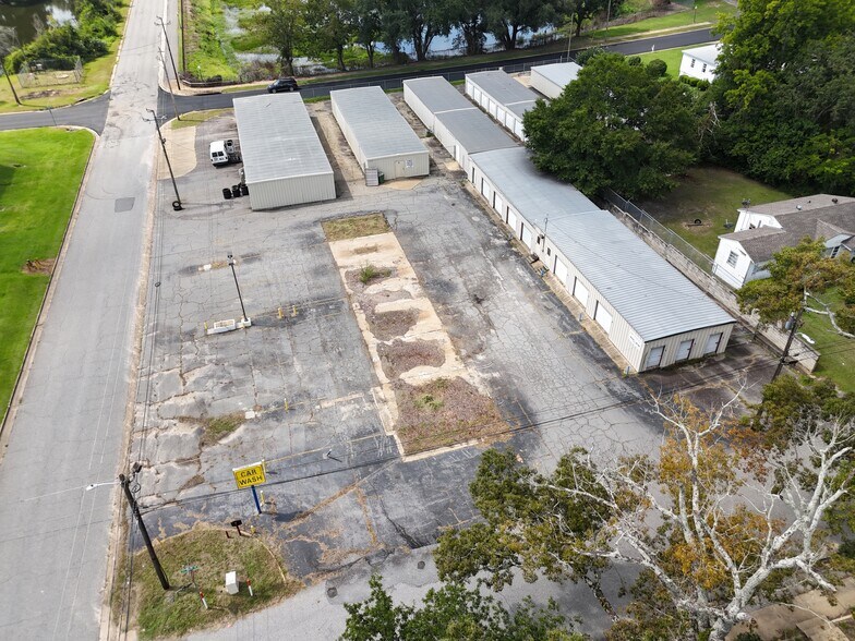More Photos Of 404 S Boulevard Dr, Bainbridge Industrial For Sale