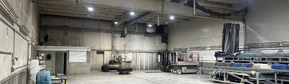More Photos Of 35-37 Commerce Dr, Carmel Flex For Lease