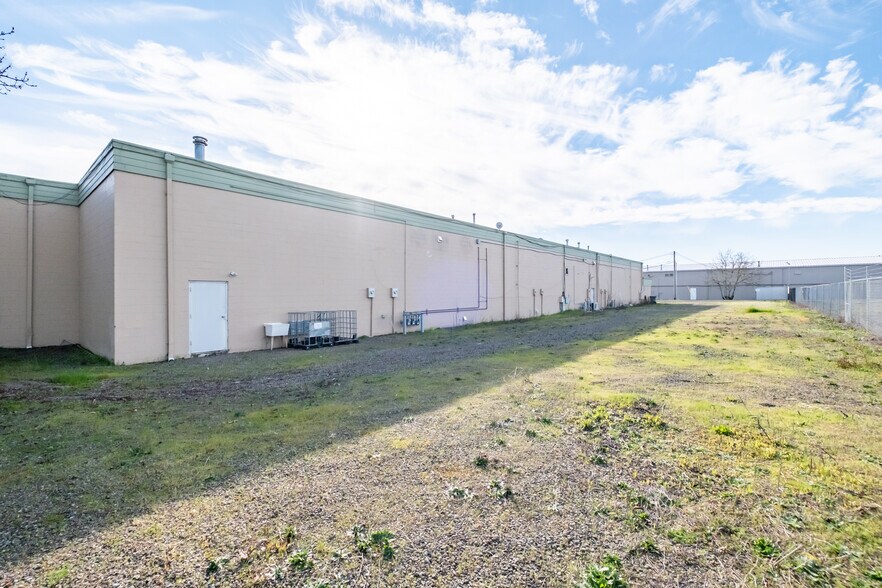 More Photos Of 2300 Ferry St SE, Albany Land For Lease
