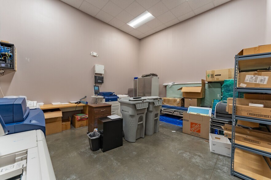 More Photos Of 13462 FM 529 Rd, Houston Light Distribution For Sale