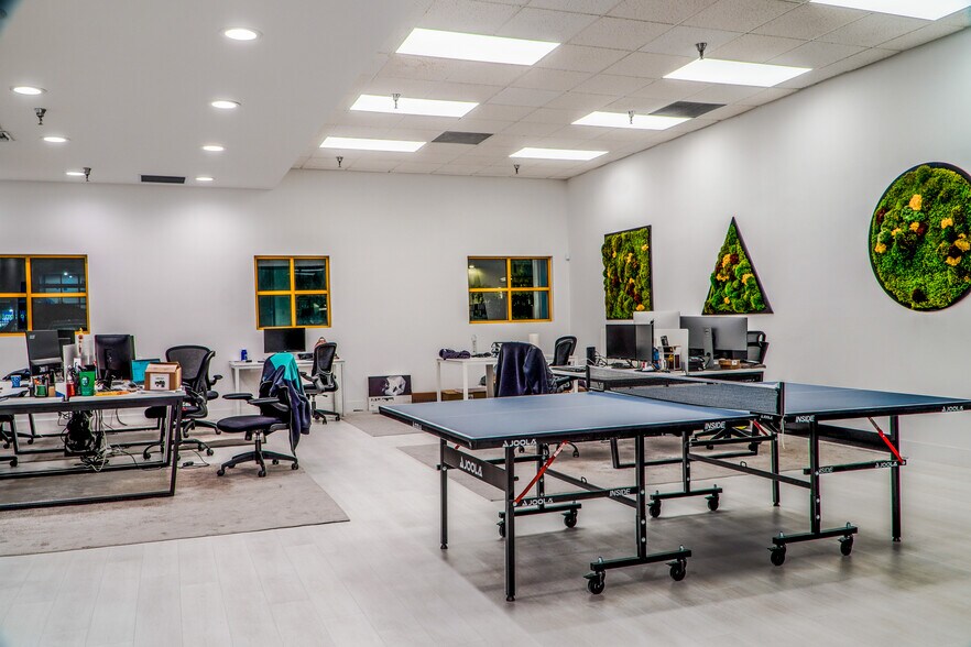 More Photos Of 601 W 20th St, Hialeah Warehouse For Sale