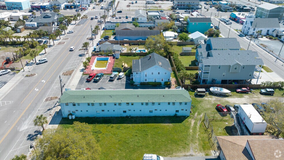 More Photos Of 213 Cape Fear Blvd, Carolina Beach Hotel For Sale