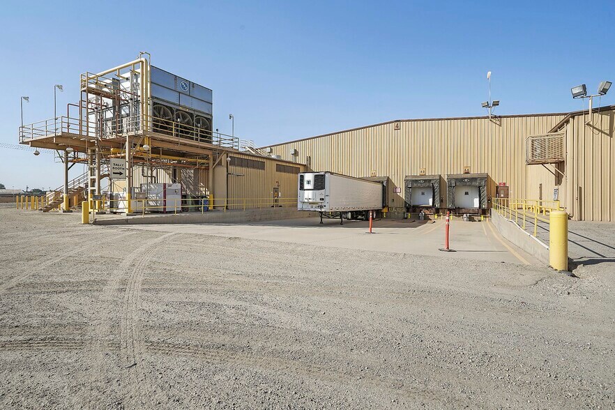 More Photos Of 830 Sycamore Rd, Arvin Refrigeration Cold Storage For Sale