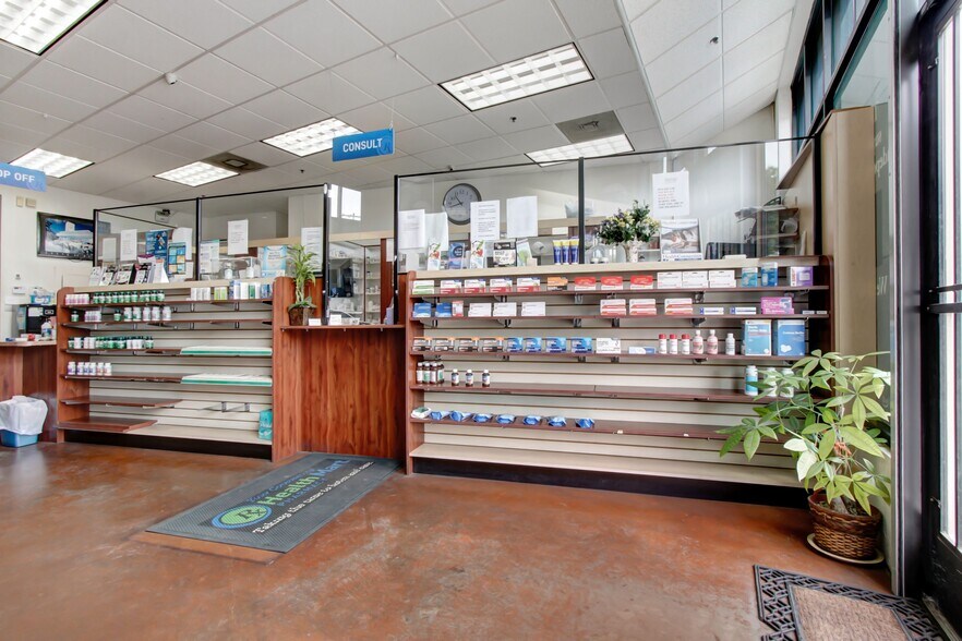 More Photos Of 11500-11518 Santa Monica Blvd, Los Angeles Office For Sale