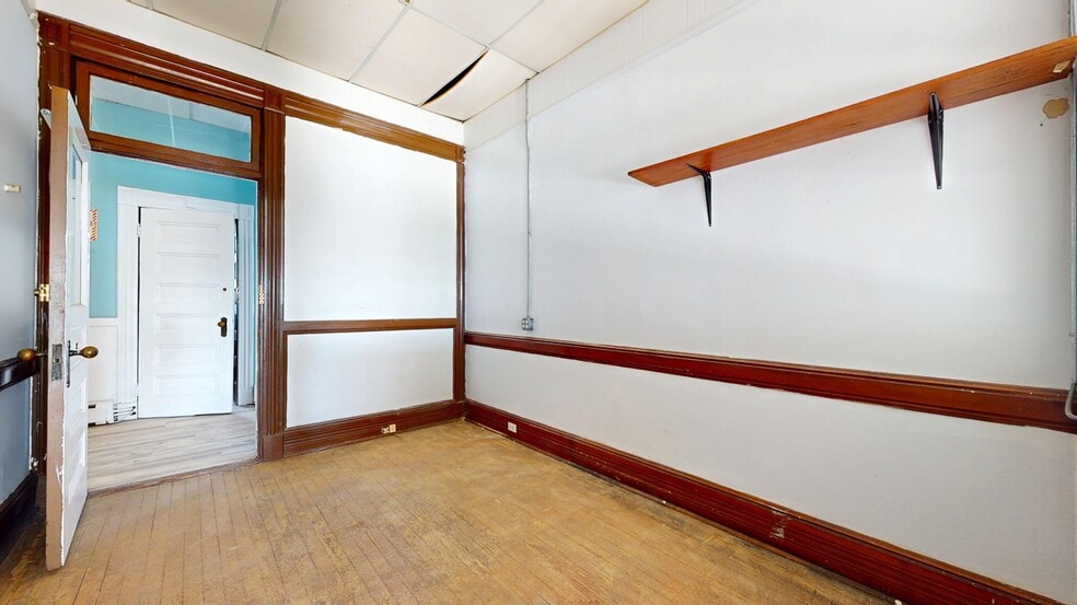 More Photos Of 42 W Main St, Riverhead Storefront Retail Office For Lease