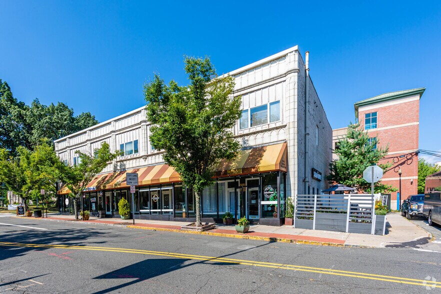 More Photos Of 22 S Fullerton Ave, Montclair Storefront For Lease