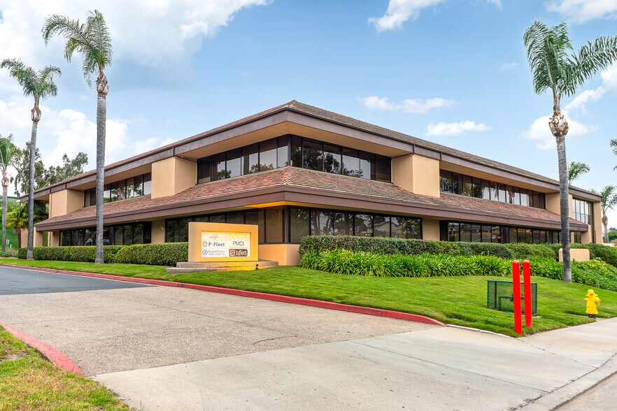 More Photos Of 6390 Greenwich Dr, San Diego Loft Creative Space For Lease