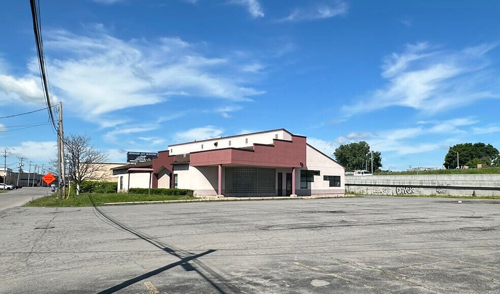 More Photos Of 961 Canal St, Syracuse Medical For Sale