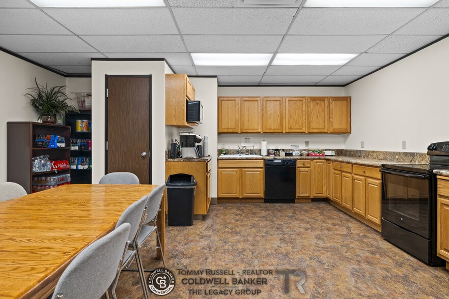 More Photos Of 800 Werner Ct, Casper Office For Sale