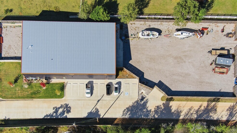 More Photos Of 8524 N Sooner Rd, Oklahoma City Industrial For Lease