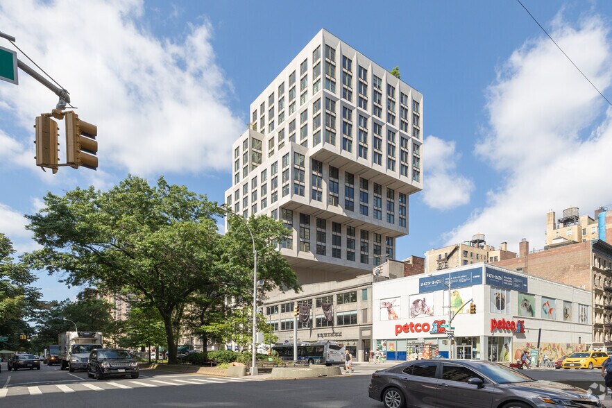 More Photos Of 2461 Broadway, New York Apartments For Lease