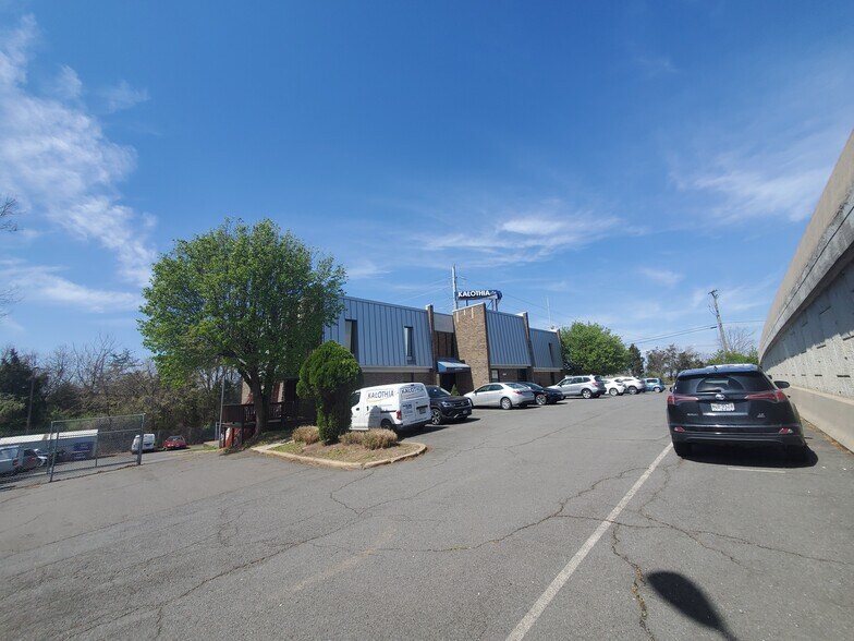 More Photos Of 1301 Moran Rd, Sterling Office For Sale