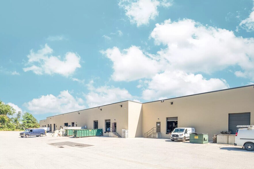 More Photos Of 7476 New Ridge Rd, Hanover Flex For Lease