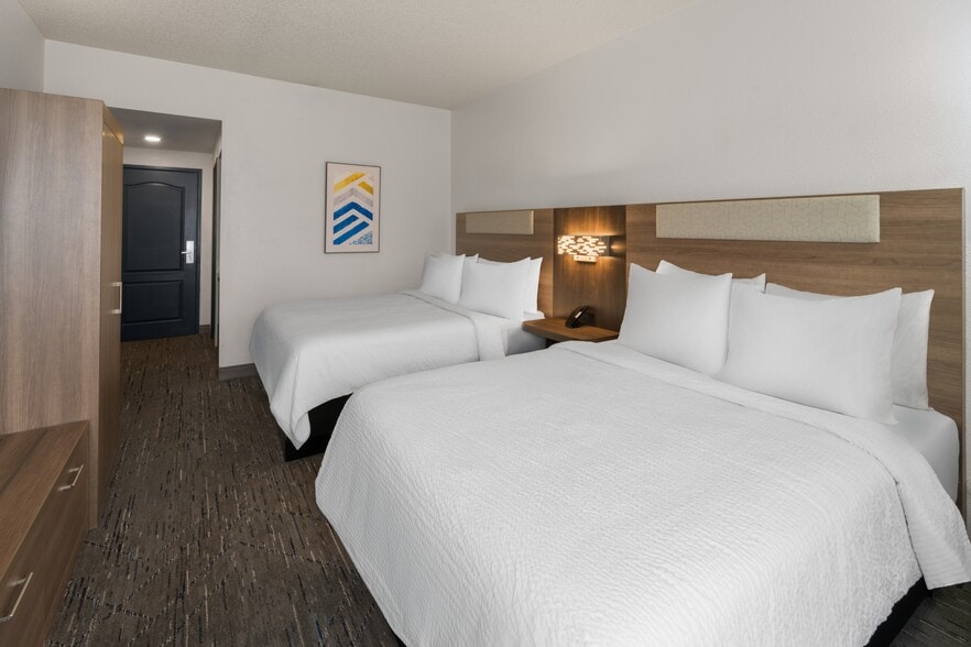 More Photos Of 9231 E Arapahoe Rd, Greenwood Village Hotel For Sale