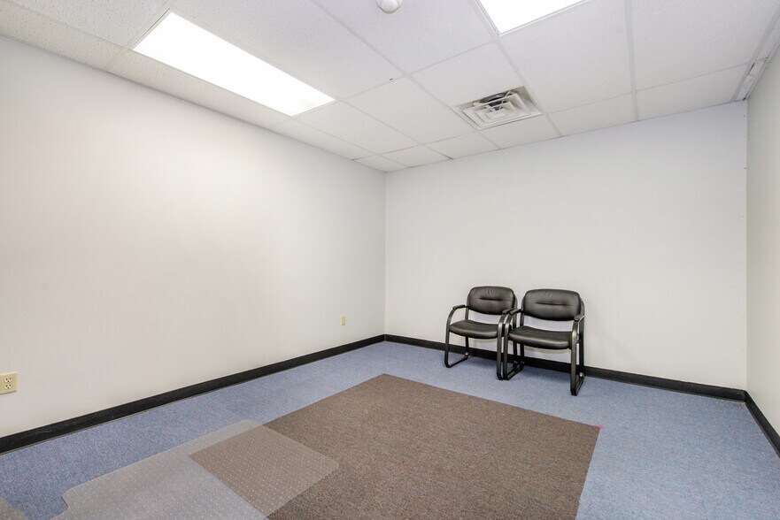 More Photos Of 13 Stillwater Rd, Blairstown Office For Lease