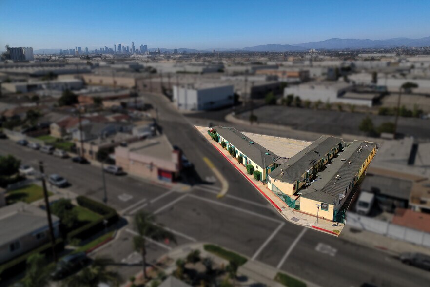 More Photos Of 4001 E 52nd St, Maywood Apartments For Sale