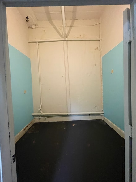 More Photos Of 640 S Main St, Greenville Storefront Retail Office For Lease