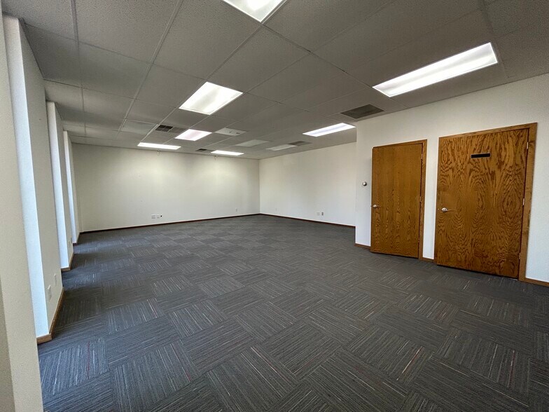 More Photos Of 1820 Post Rd, Plover Storefront Retail Office For Lease