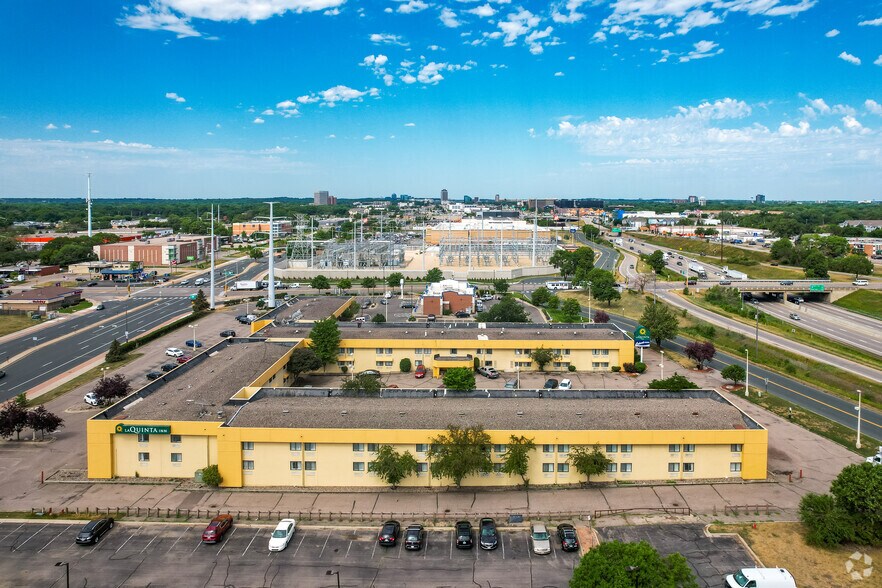 More Photos Of 7815 Nicollet Ave S, Bloomington Hotel For Sale