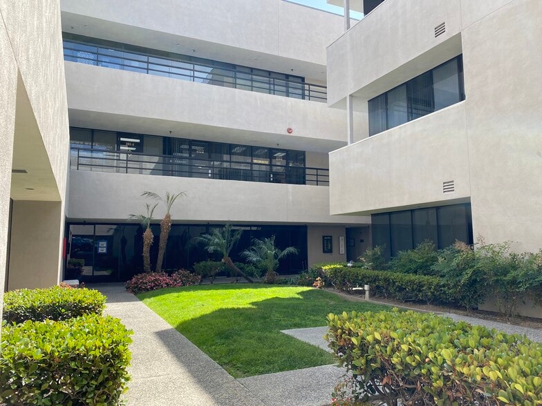 More Photos Of 665 Camino de los Mares, San Clemente Medical For Sale