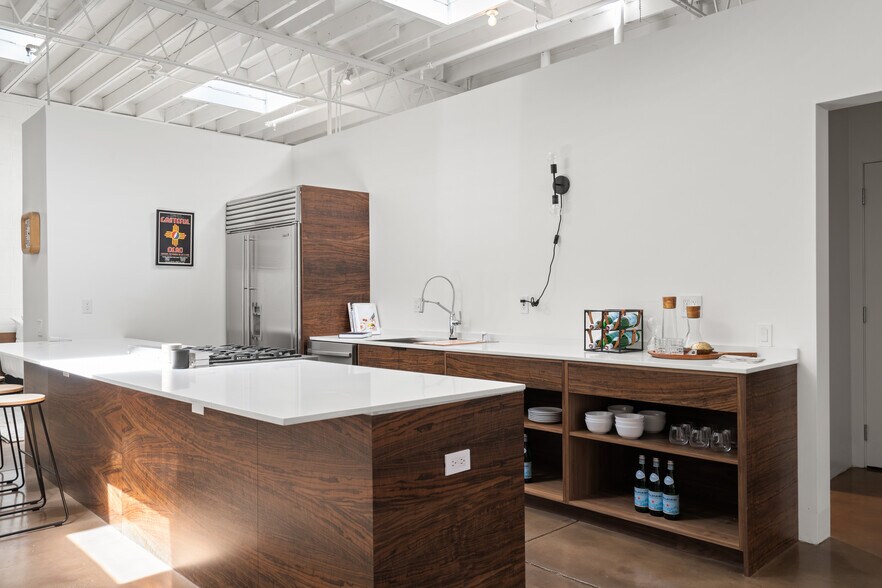 More Photos Of 310 Johnson St, Santa Fe Specialty For Sale