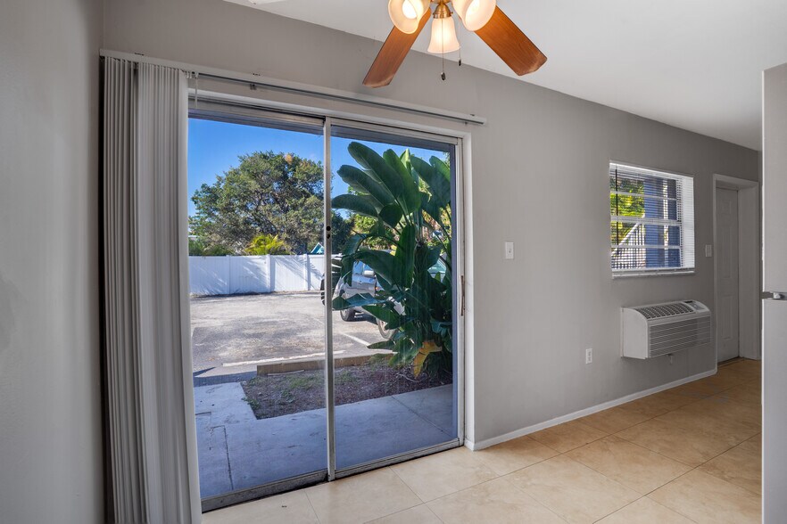 More Photos Of 1947 Ricardo Ave, Fort Myers Apartments For Sale