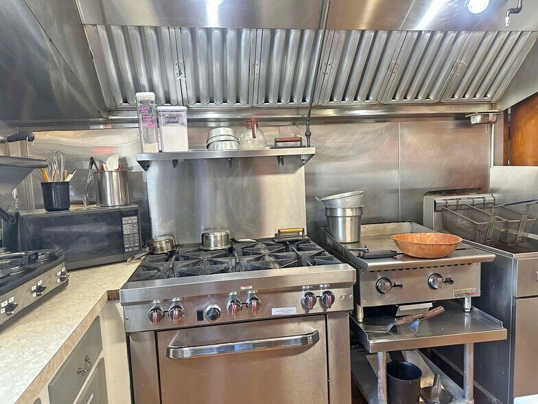 More Photos Of 982 W Center St, Sheppton Bar For Sale