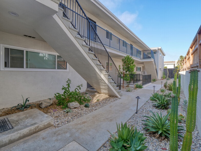 More Photos Of 1334 Barry Ave, Los Angeles Apartments For Sale