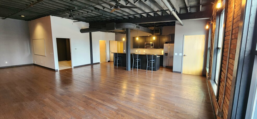 More Photos Of 25 S Huron St, Toledo Office For Lease