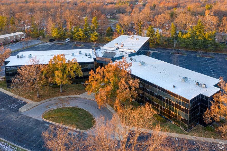 More Photos Of 10401 Linn Station Rd, Louisville Office For Lease