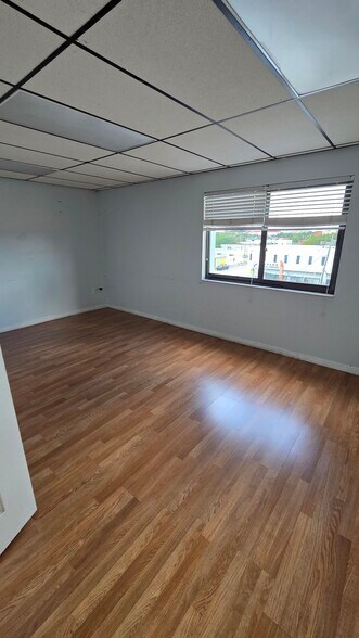 More Photos Of 3383 NW 7th St, Miami Medical For Lease