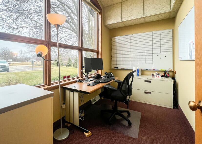 More Photos Of 1021 Proctor Dr, Elkhorn Office For Sale