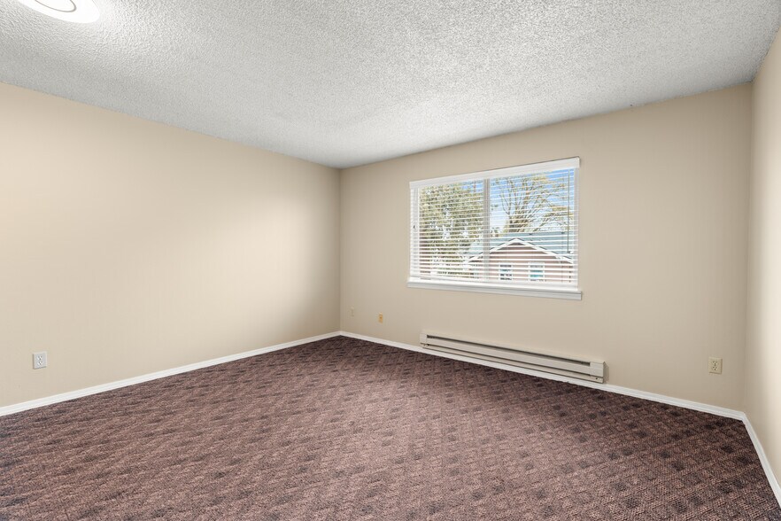 More Photos Of 430 Metzler St, Molalla Apartments For Sale